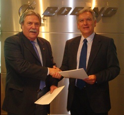 FADA and Boeing sign agreement for the use of the new ATLAS unamnned aerial vehicles centre