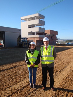 La directora de Aeropuertos de la Junta de Andalucía visita las obras de construcción del Centro ATLAS
